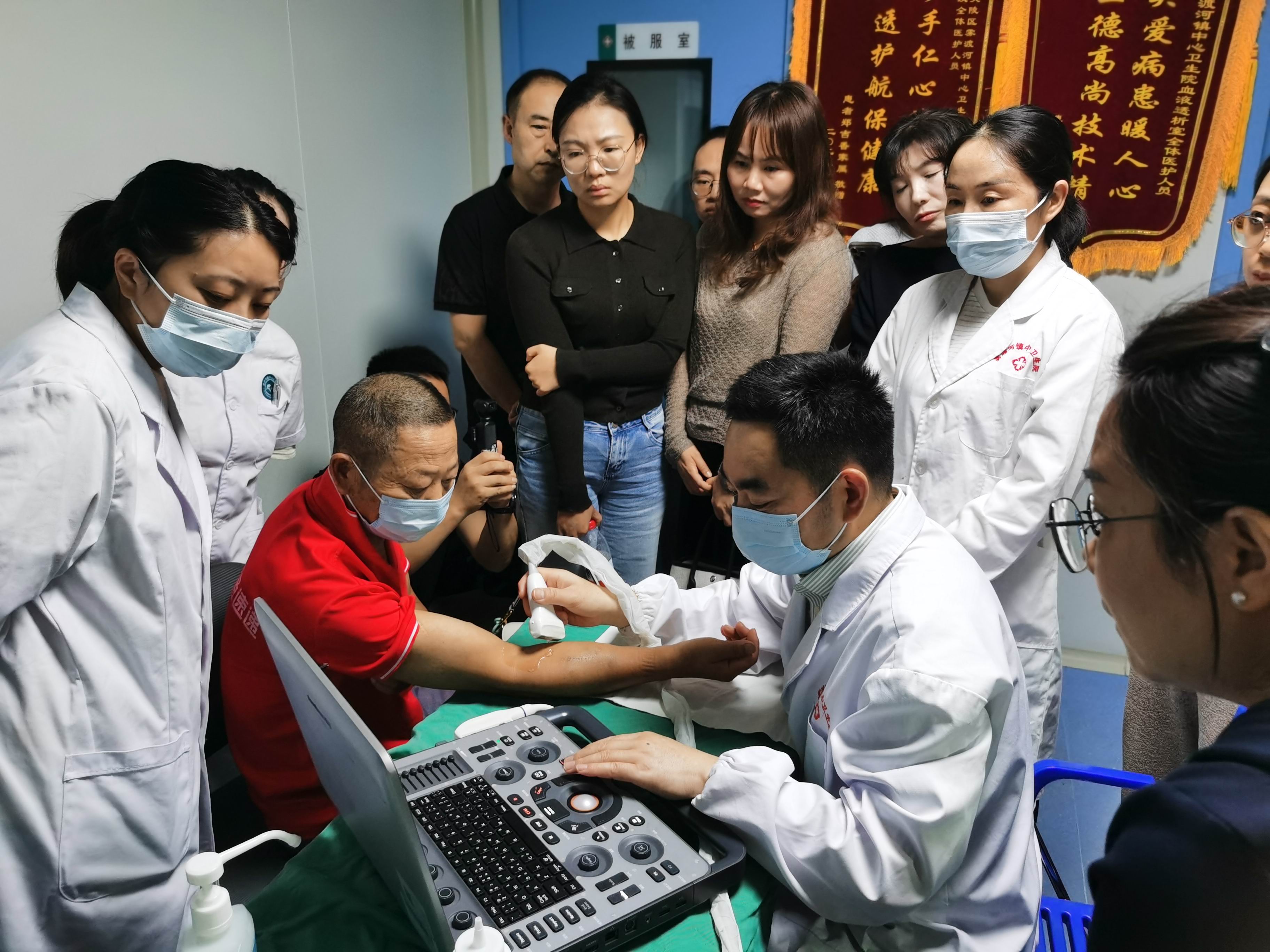 “基层健康行”公益活动走进雾渡河