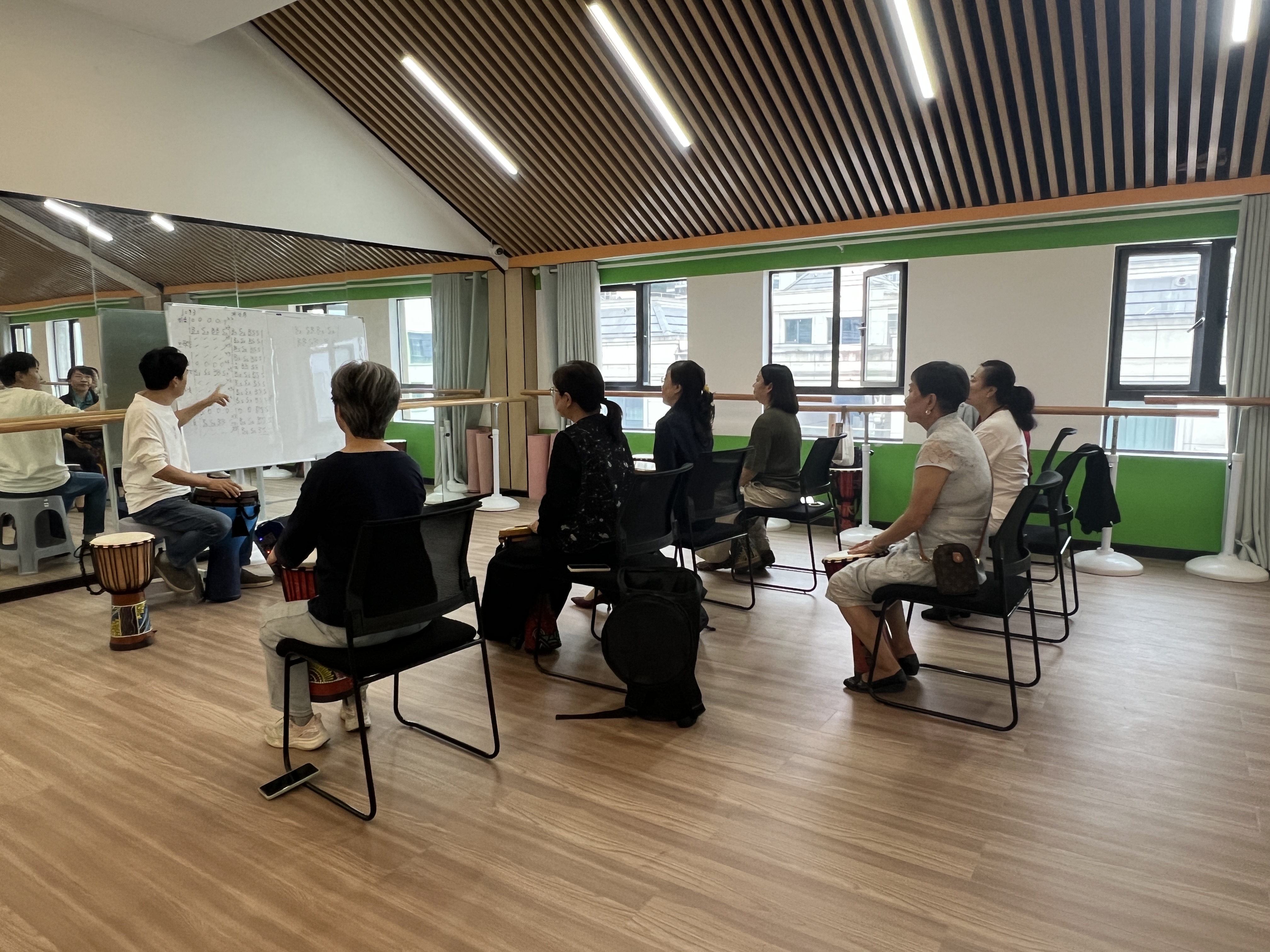 锦云社区：鼓韵润心田 邻里乐融融