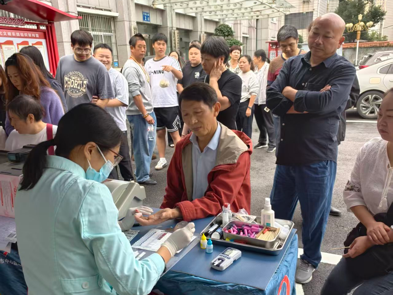营盘社区：热血献爱心 真情暖社区