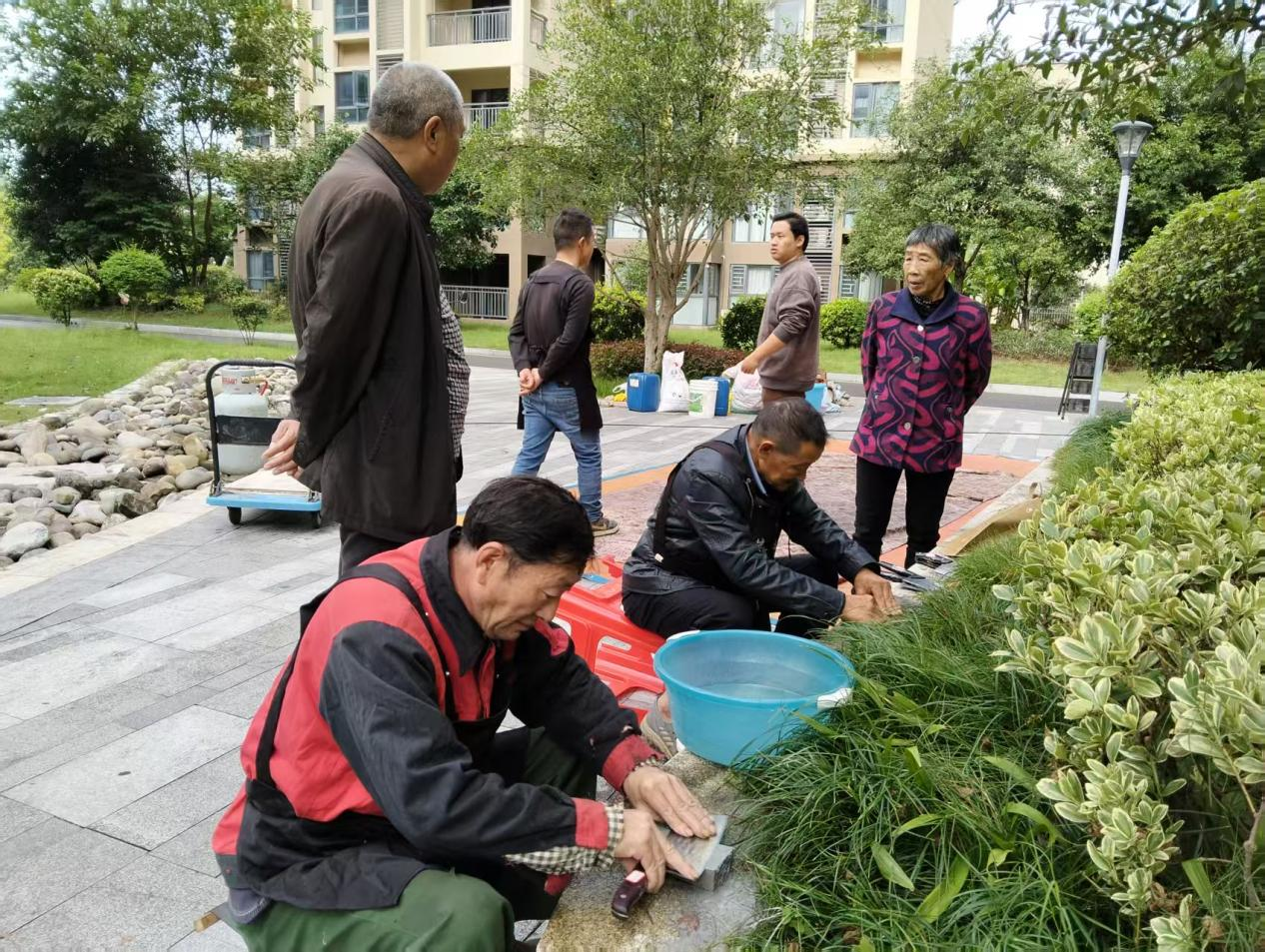 锦湖社区：便民服务进小区 暖心公益零距离