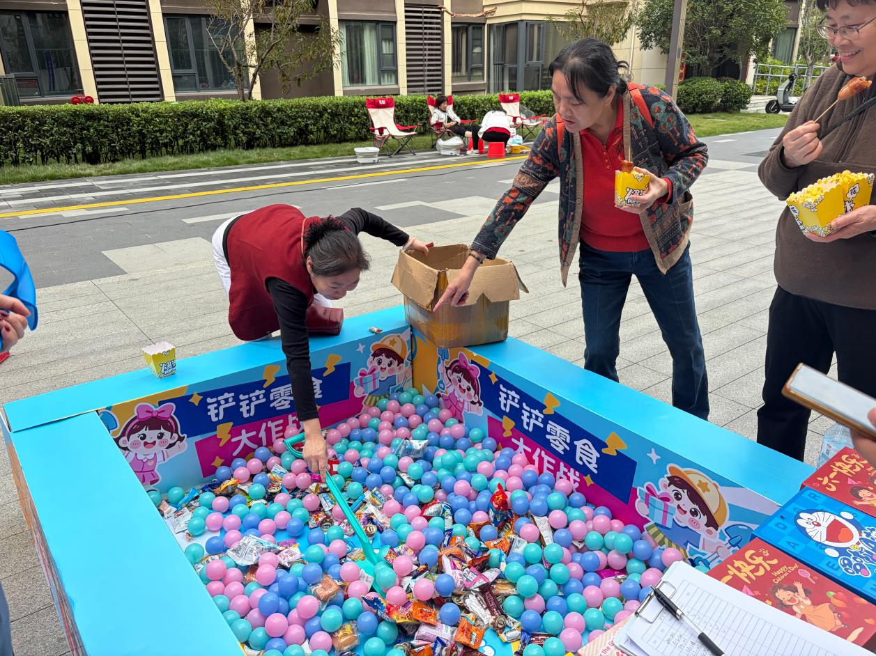 锦湖社区：邻里趣味游，共筑和谐家