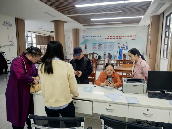 平湖社区：便民缴费进社区 医保守护千万家