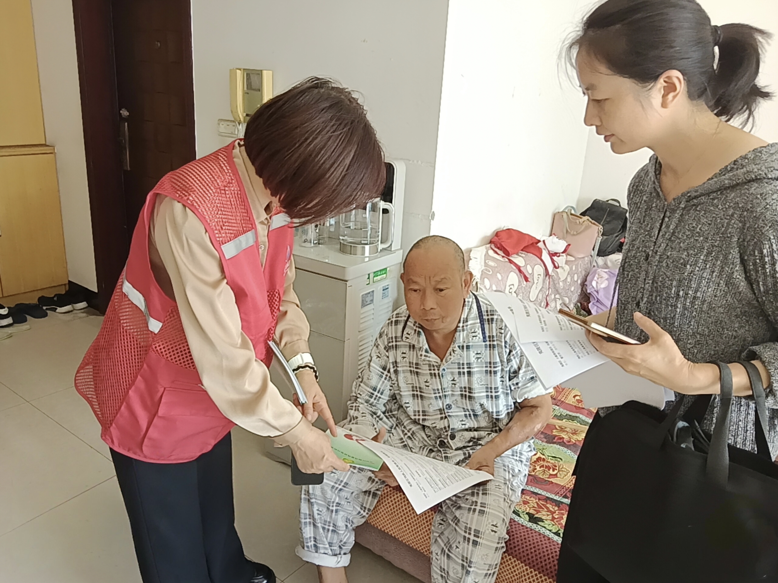 冯家湾社区：志愿助残同行 幸福清单上门