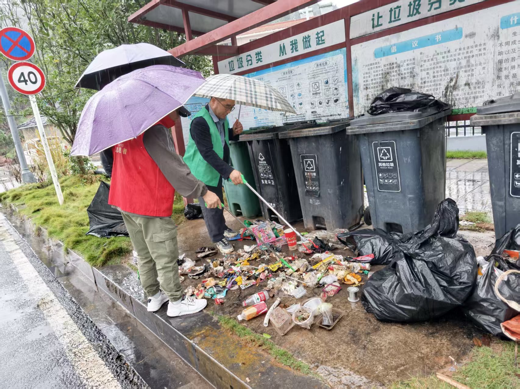 丁家坝社区：精准溯源治污染 耐心劝导护岸线