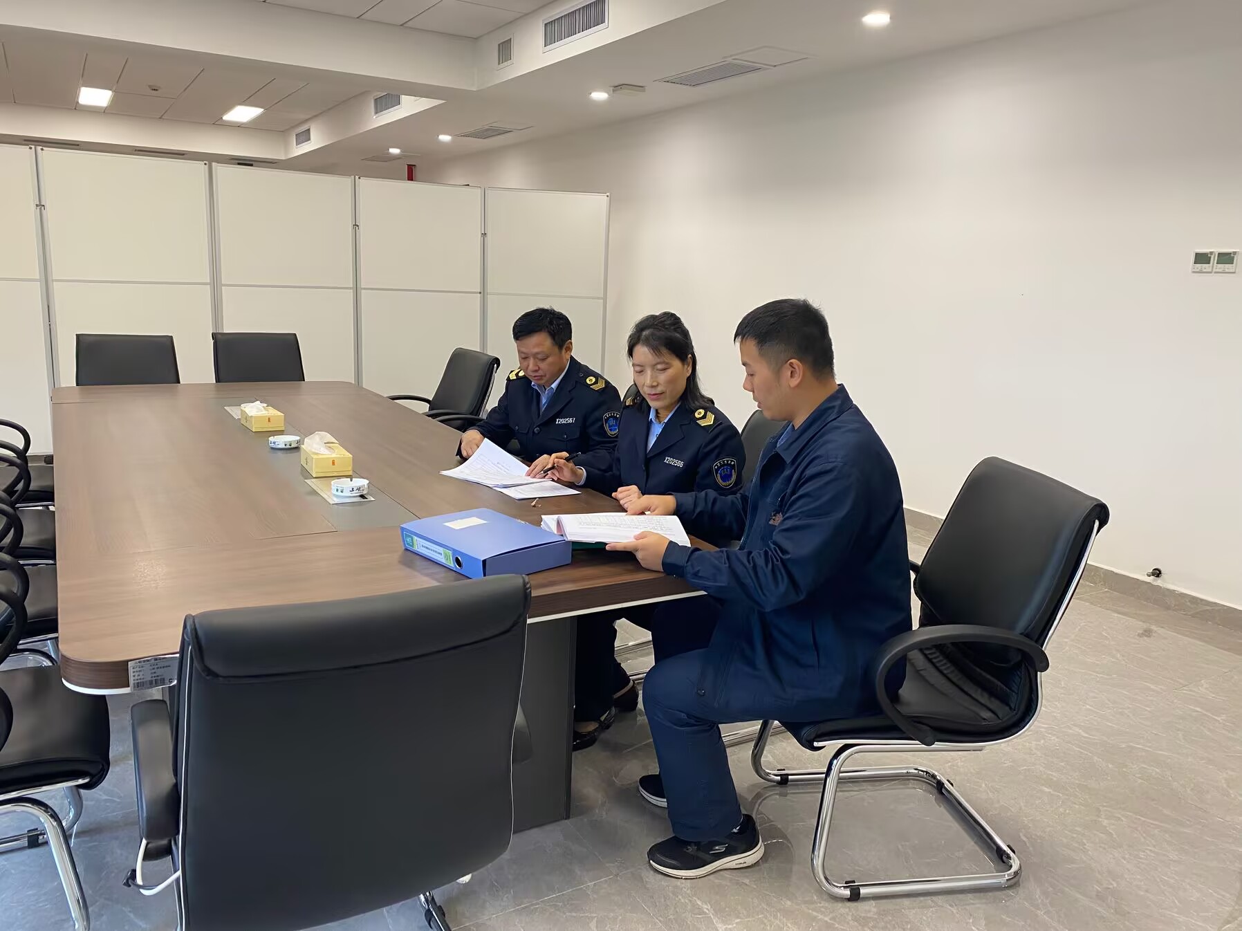 强化健康巡查指导 筑牢企业防护屏障