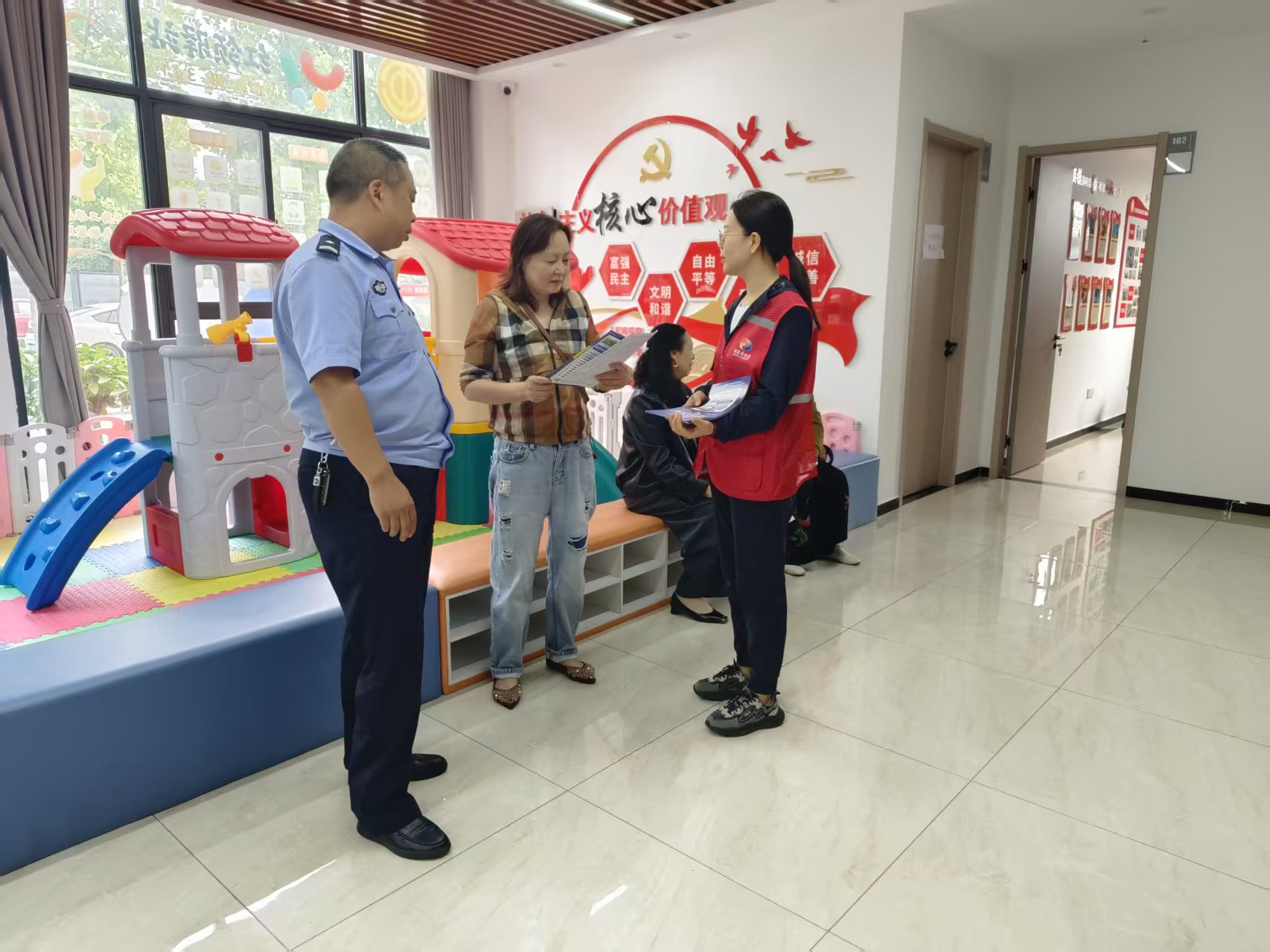 冯家湾社区：健康护航老年人  反诈守住养老钱