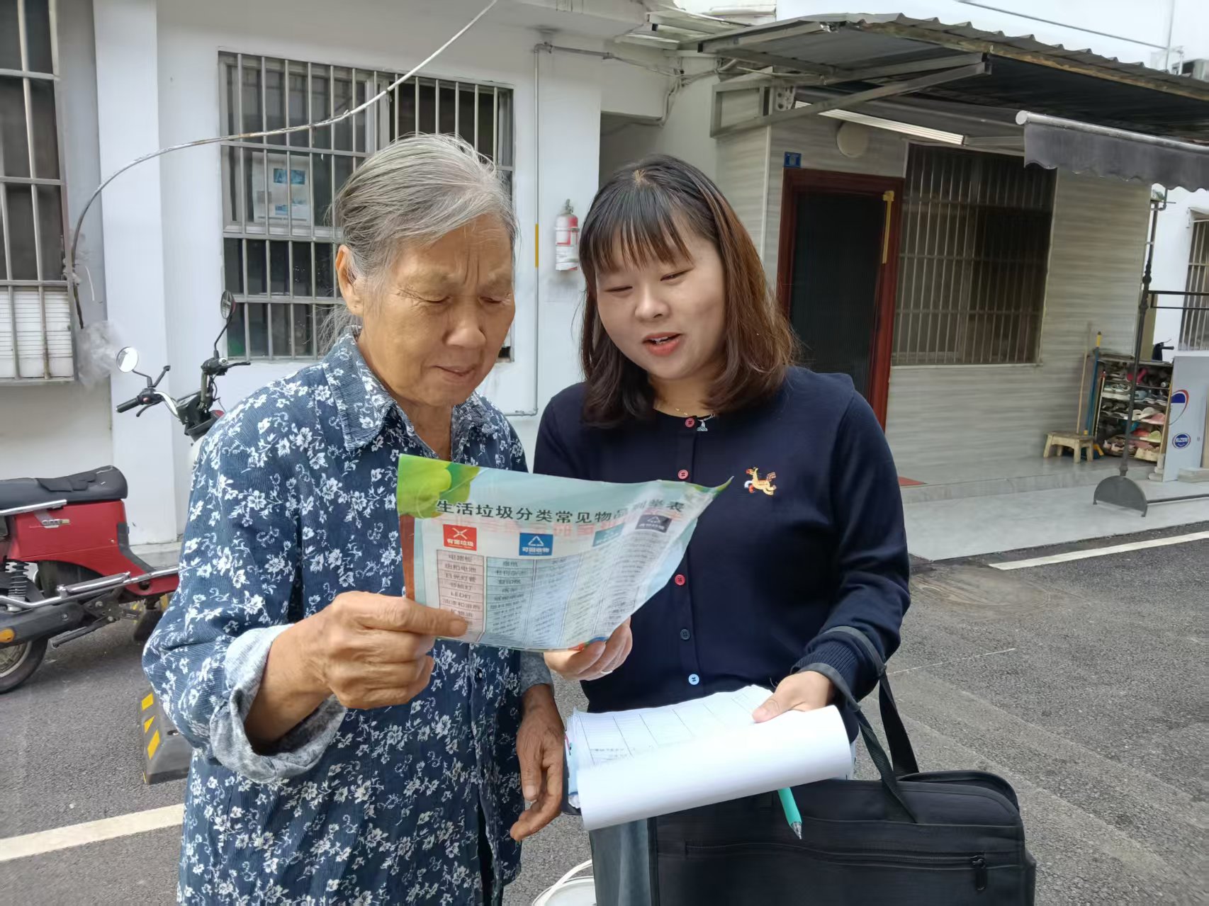 冯家湾社区：垃圾分类进社区，绿色生活“分”出来
