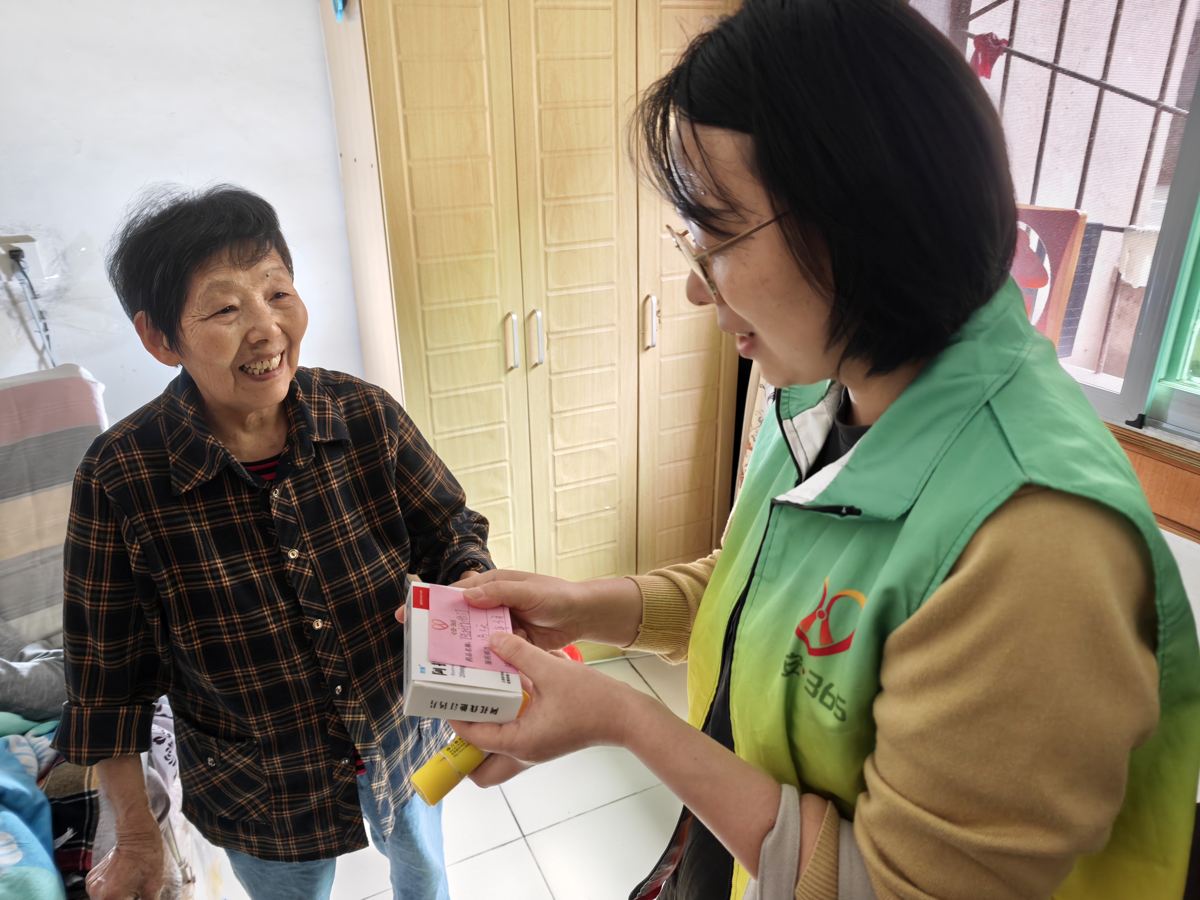 兴安社区：银发药箱守护 护航用药安全