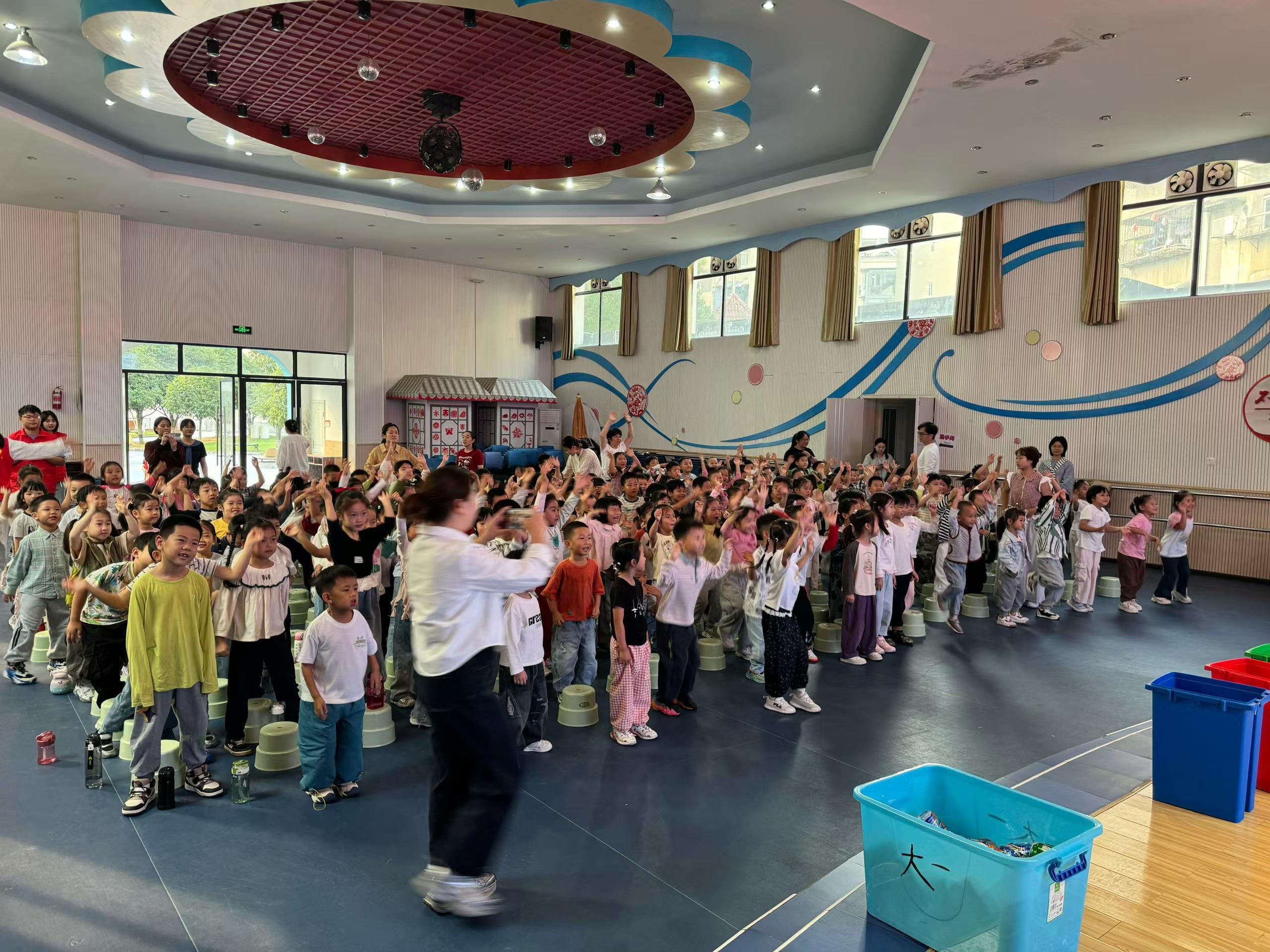 东湖社区：垃圾分类公益活动走进夷陵区直属机关幼儿园