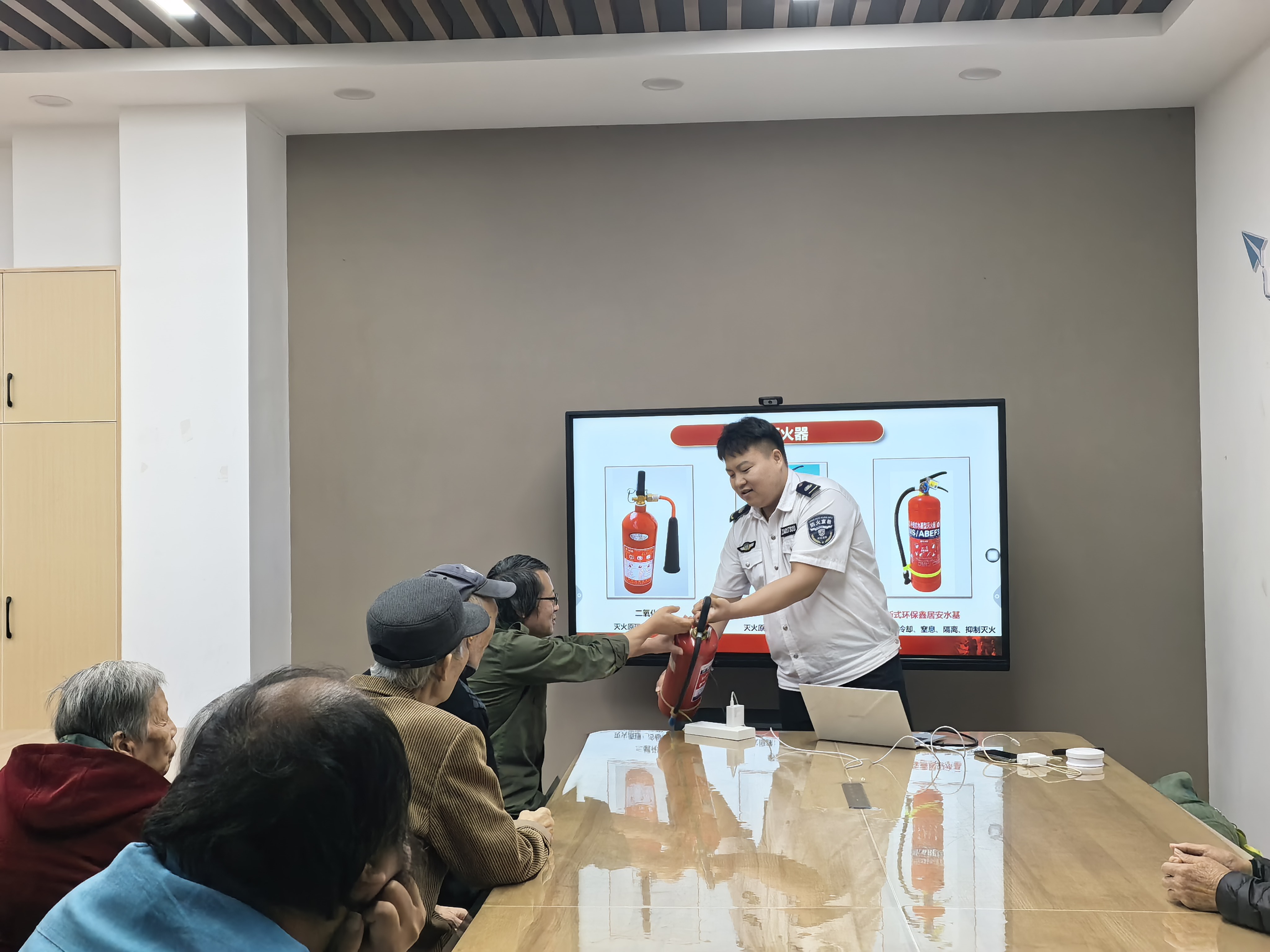 提升应急自救能力 共建和谐安全家园