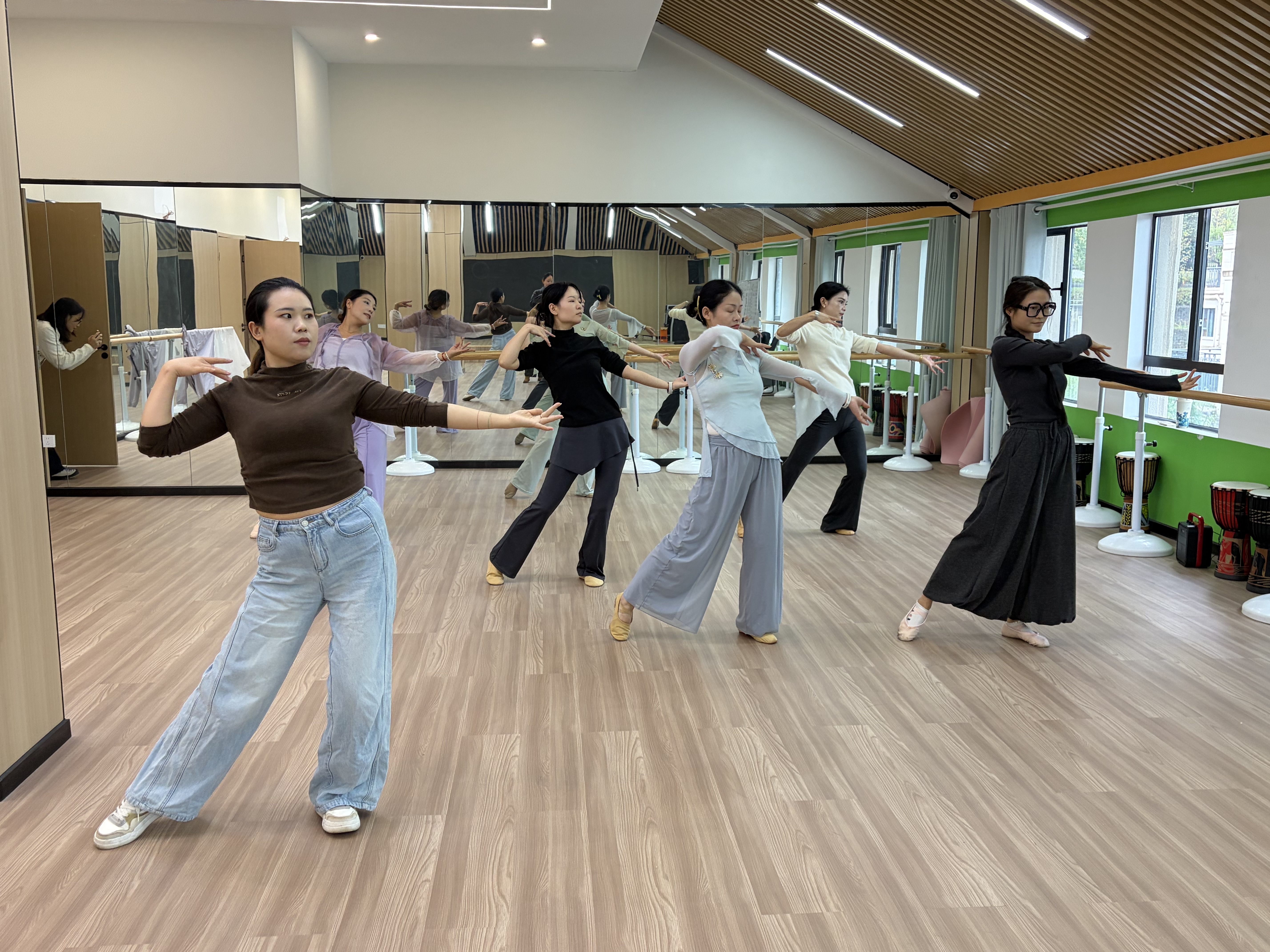 锦云社区：轻扬古典舞 和美邻里情