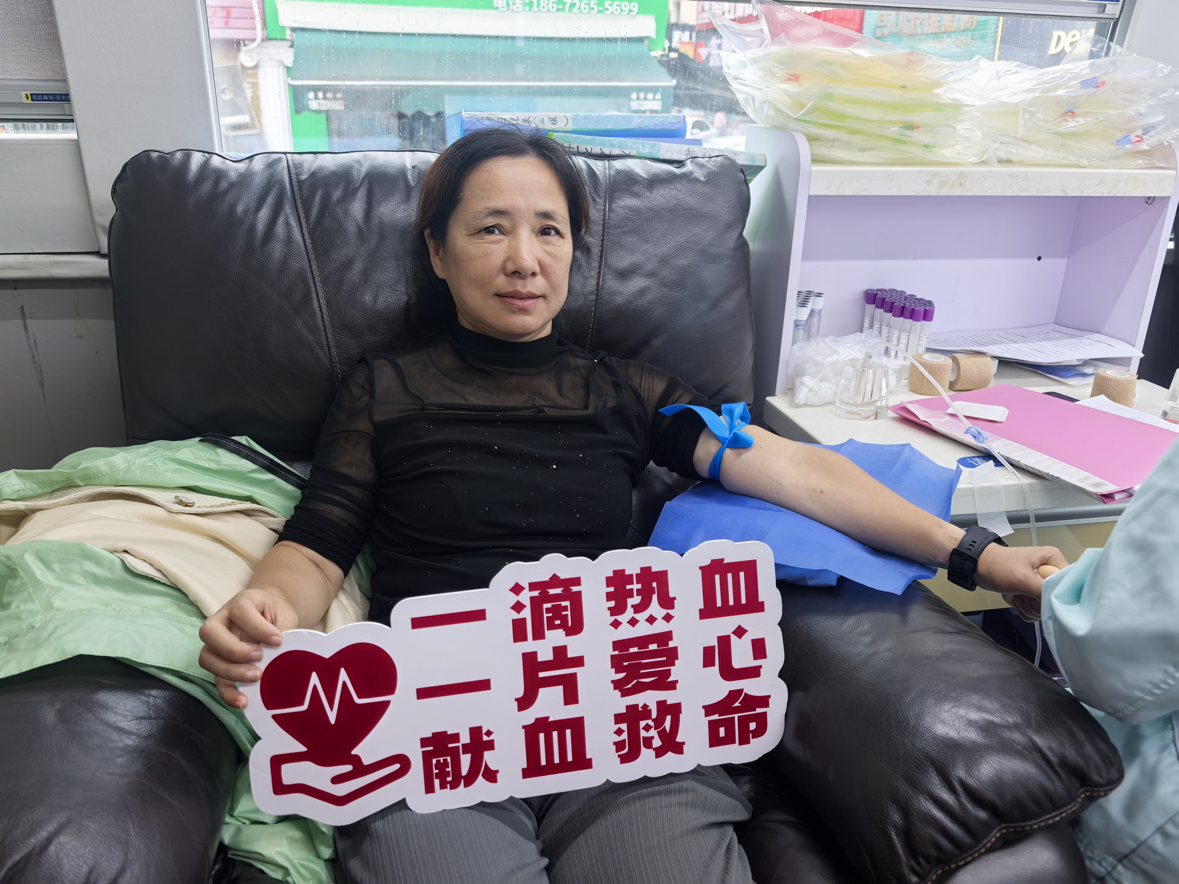 望江社区：爱心献血传温暖 真情奉献聚邻里