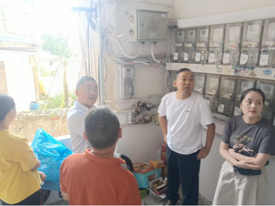 平湖社区网格员黄宏燕：扎根小网格 服务大民生
